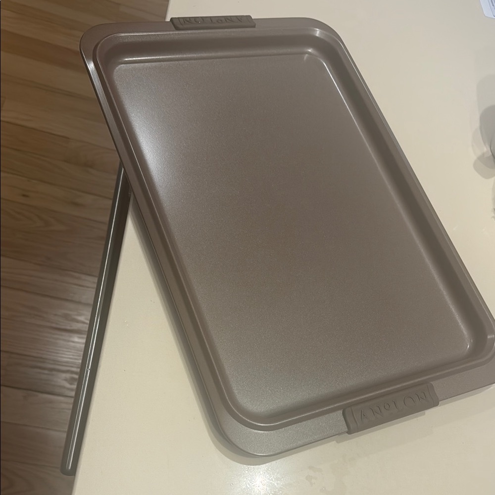 Brown Bakeware with Rectangular Shape and Raised Edges